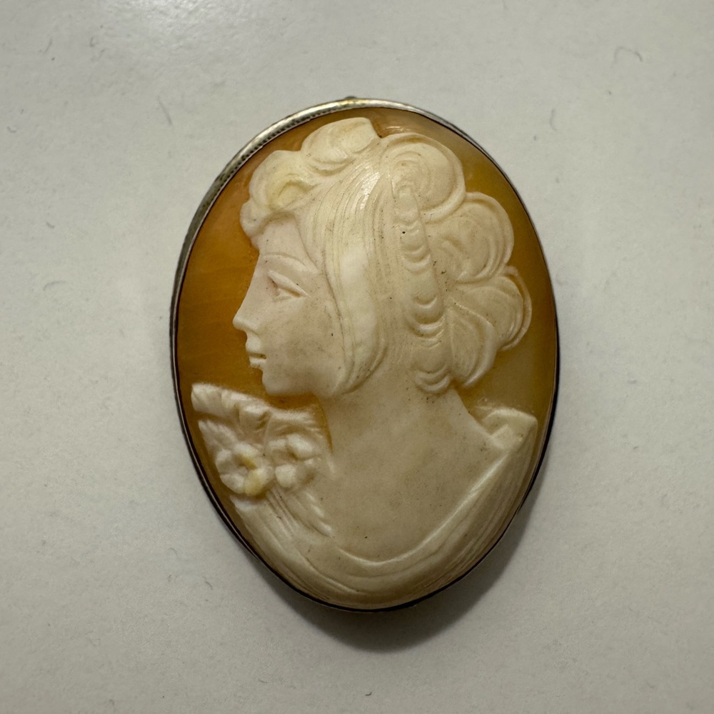 Vintage Cameo Shell Silver Brooch Pendant